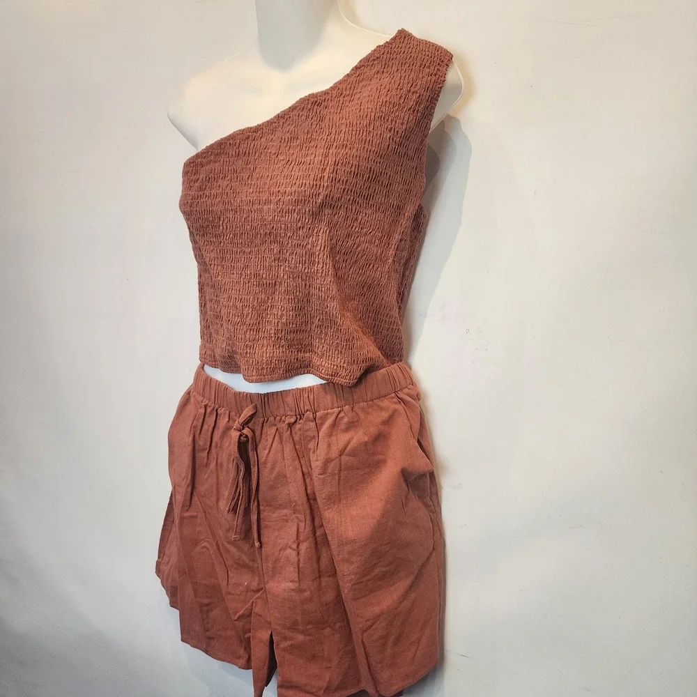 PrettyGarden Two Piece Set Women XL Rust Brown Smocked One Shoulder Shorts NWT